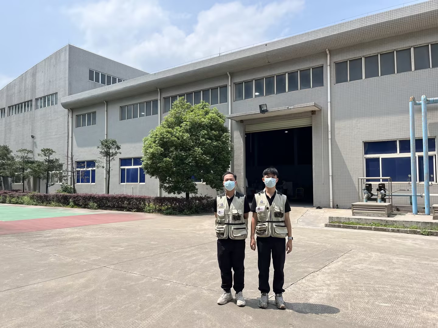 廠房樓面放置1500斤設(shè)備安全嗎？專業(yè)樓板承重檢測鑒定為您護(hù)航